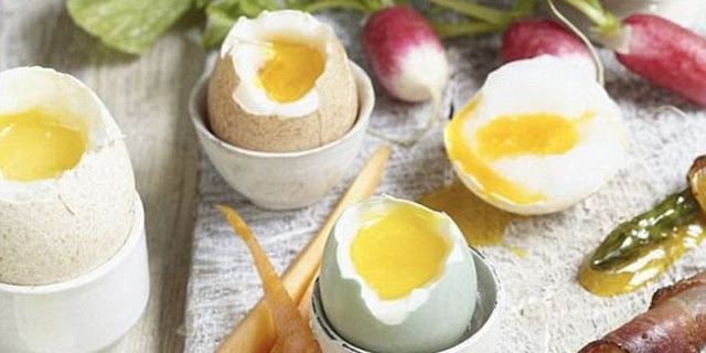 Perhatikan, Cara Merebus Telur agar Kuning Telur Lembut dan Tidak Keras! Perhatikan, Cara Merebus Telur agar Kuning Telur Lembut dan Tidak Keras!