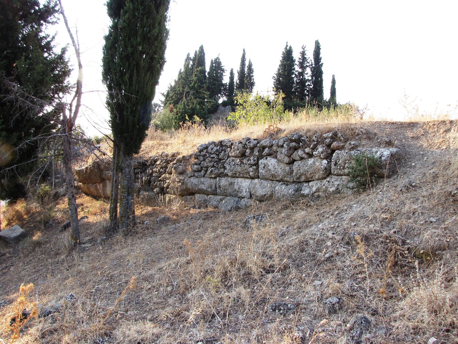 Η Αρχαία  Τιτάνη και το Ασκληπιείο της από τον Γεώργιο Λόη