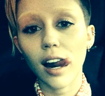 Miley Cyrus Foto de Miley Cyrus sacando la lengua
