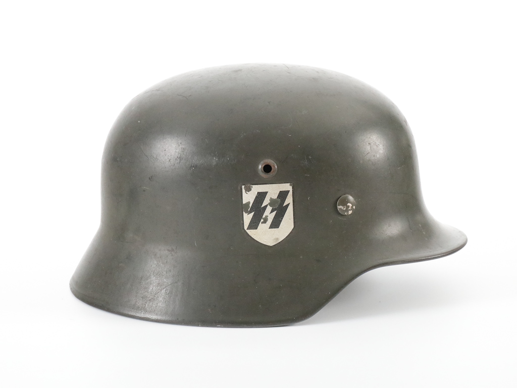 Сс 35. Шлем м35 СС олива. Немецкая каска м35. Немецкая каска м35 войск СС. Баварский шлем раупенхельм.