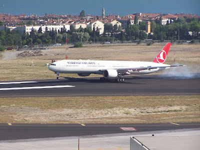 THY Turkish Airlines Boeing 777