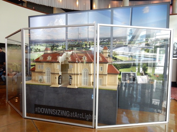 Miniature Downsizing mansion model exhibit