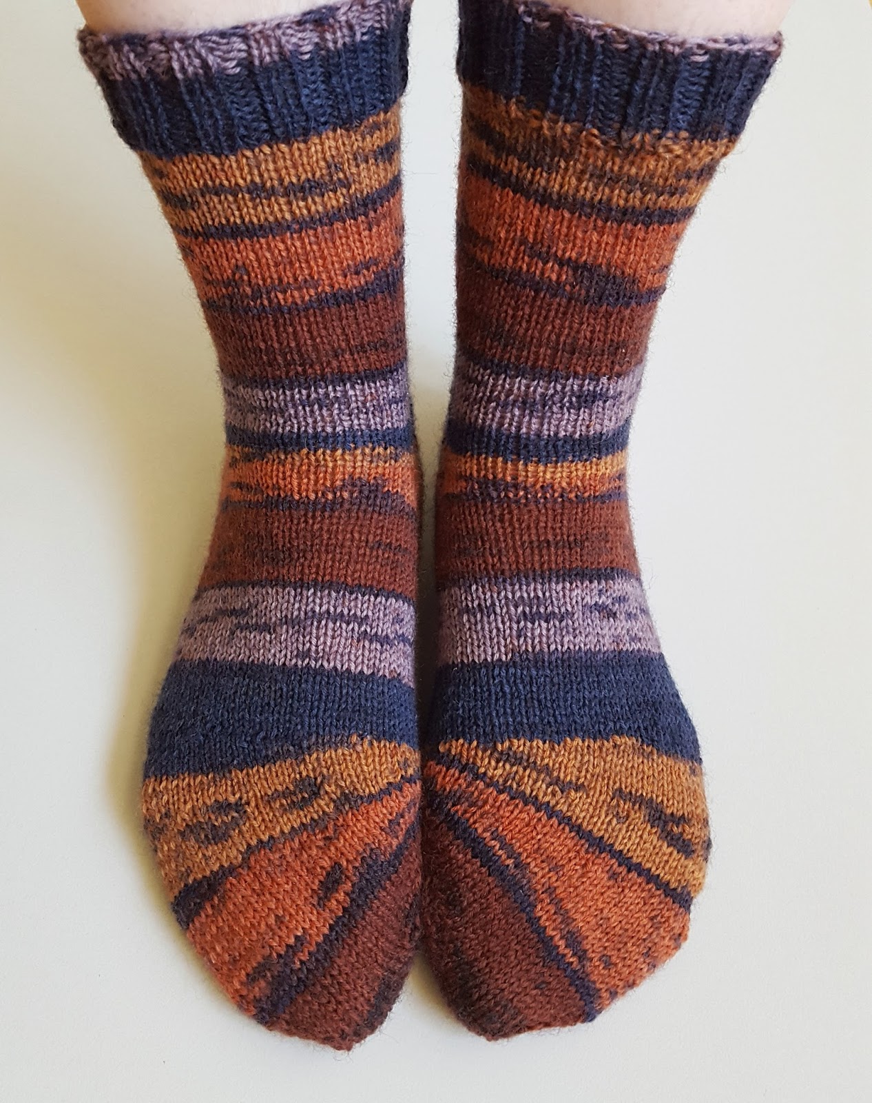 Knitting and so on: Tipsy Toe Socks