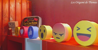 boites rondes smiley facebook en papier DIY