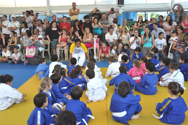 Aurélio Miguel — FESTIVAL JEAN PIAGET, EM SANTOS Campeões