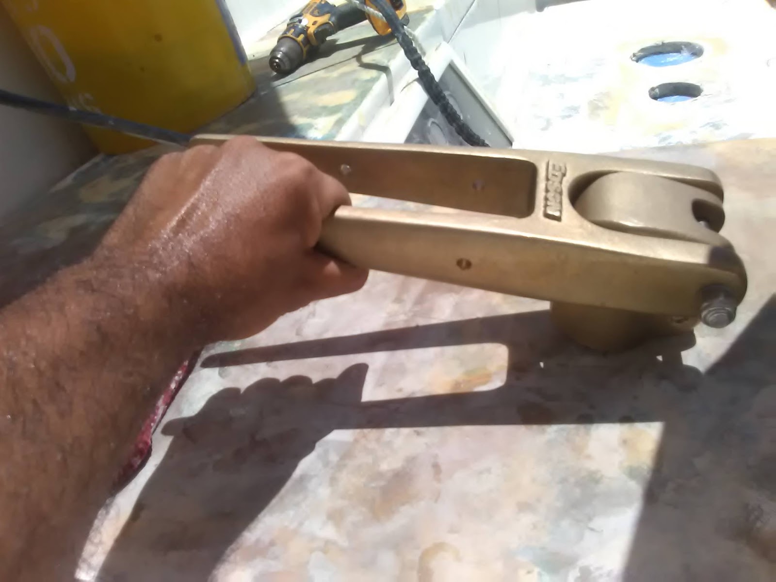 Edson Tiller Arm Bronze Edson Tiller Arm Bronze