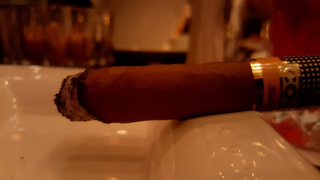 food blogger dubai emirates palace abu dhabi cigar