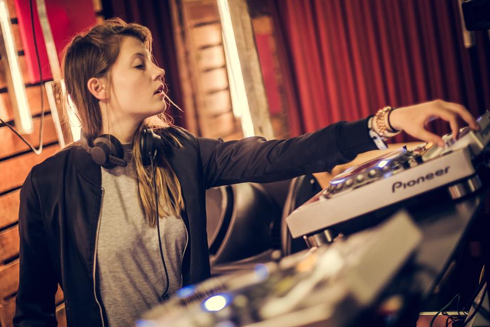 Watch Charlotte de Witte delivering a thunderous techno set at main stage a...