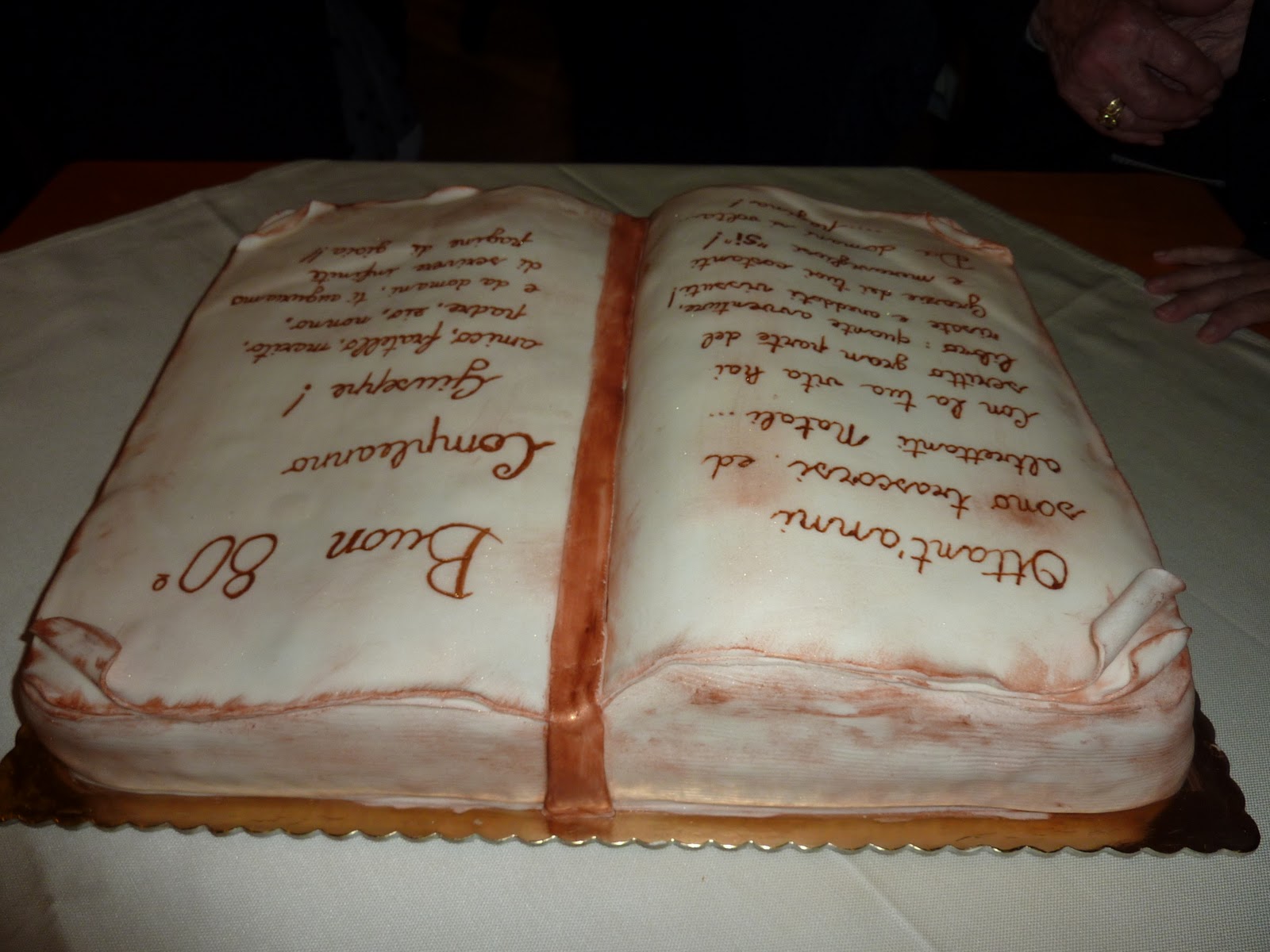 Torte A Forma Di Libro Aperto