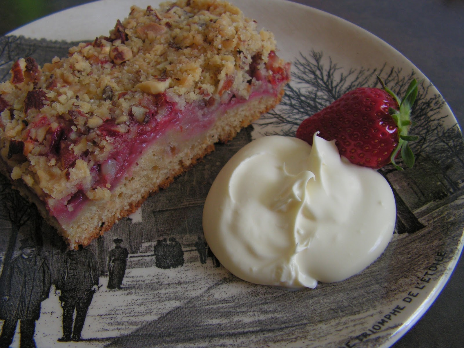 Les gourmandises de Lydie: Gâteau Autrichien aux fraises