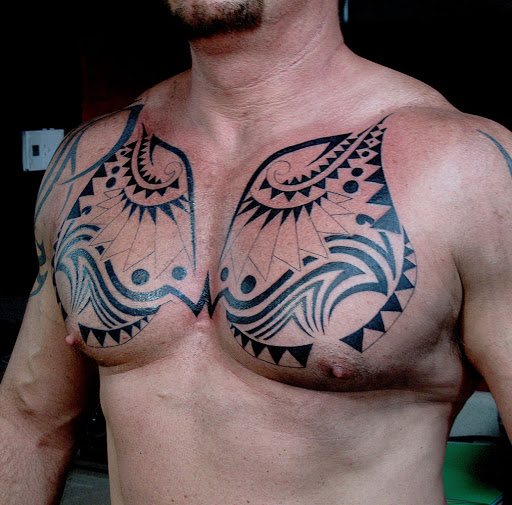 Tatuagem Tribal ideia para os homens no peito