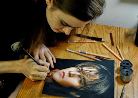 07-Leonardo-DiCaprio-Heather-Rooney-Colored-Pencil-Drawings-of-Celebrities-www-designstack-co