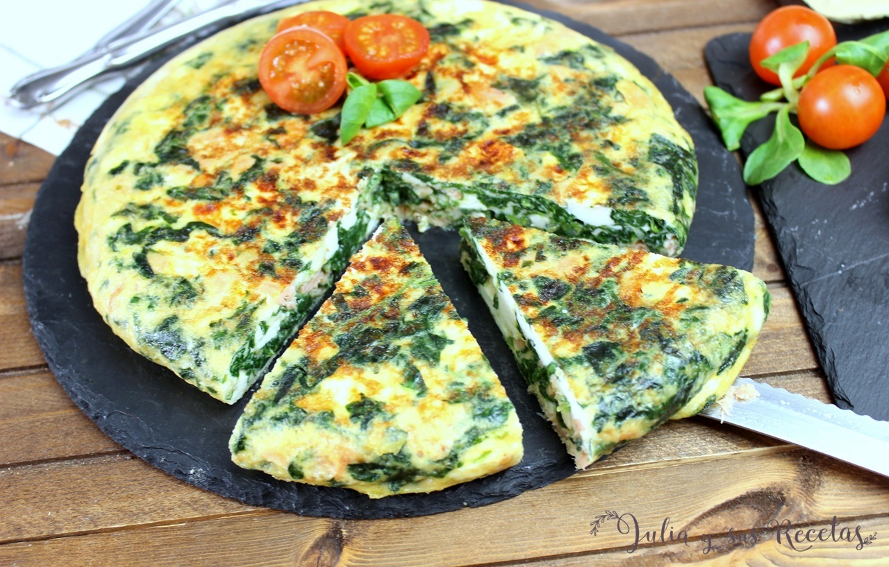 JULIA Y SUS RECETAS Tortilla de espinacas, queso fresco y salmón