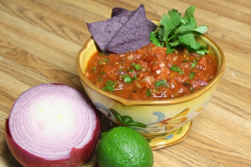 Restaurant-Style Salsa with Lime and Cilantro