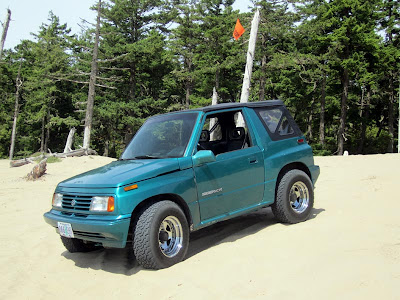 Suzuki Sidekick hits the dunes in Oregon