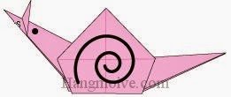 Bước 19: Vẽ mắt, vòng xoắn ốc để hoàn thành cách xếp con sên bằng giấy theo phong cách origami.