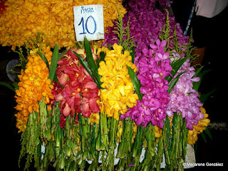 MERCADO DE LAS FLORES PAK KHLONG TALAT, BANGKOK. TAILANDIA