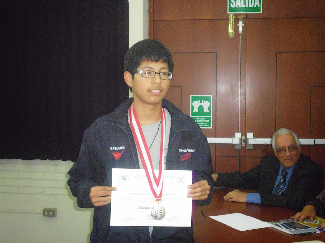 MEDALLA DE PLATA. Y BISUBCAMPEON NACIONAL  DE LAS VIII OLIMPIADAS PERUANAS DE BIOLOGIA O.P.B. 2013.