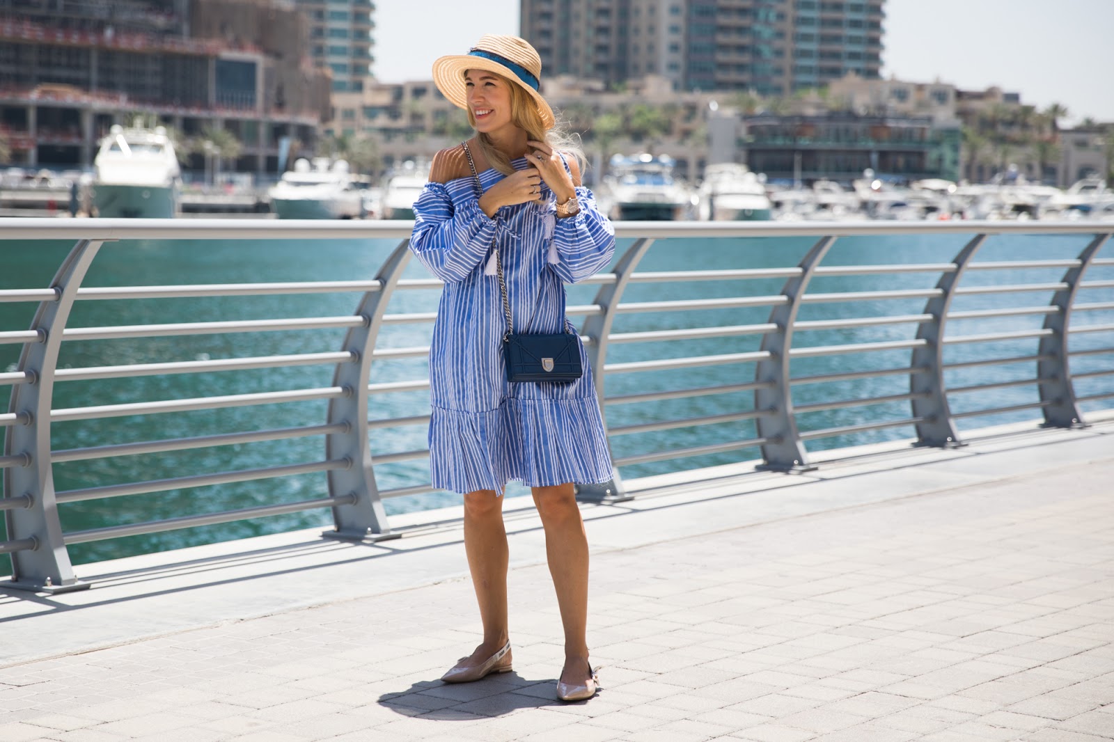 Дубай можно ли в шортах. Образы для Дубая. Дубай одежда для женщин туристов. Образы для отдыха в Дубае. Одежда для пляжа в ОАЭ.