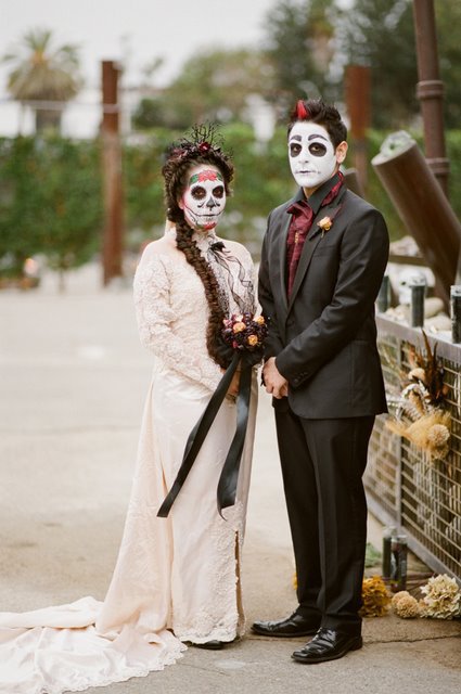 STYLE MAGNET: Day of the Dead Costumes - Bride & Groom