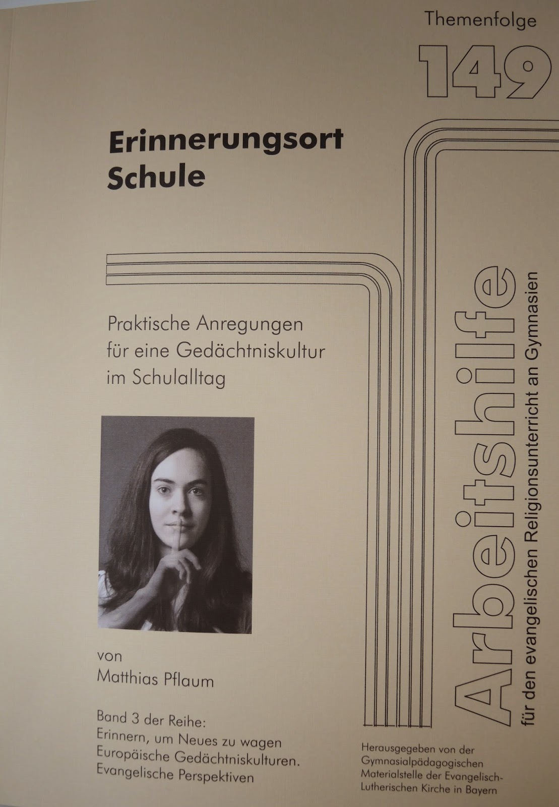 Namen statt Nummern - Gedächtnisbuch: Aufsatz stellt ...