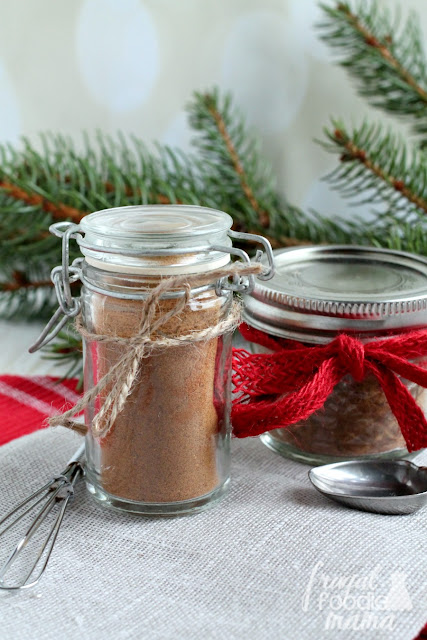 The warm & cozy blend of spices in this DIY Chai Spice Mix is perfect for that holiday baking or for easy gift giving.