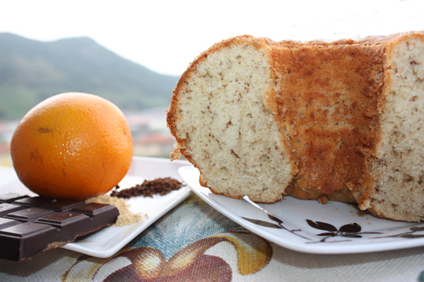  bizcocho de yogur, con especias, naranja y chocolate 