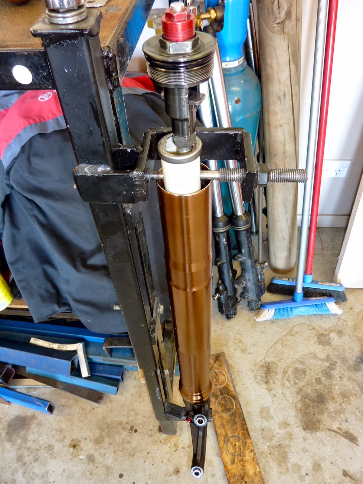 BikeTech7: Traxxion Dynamics' Linear Rate Springs - GSXR1000