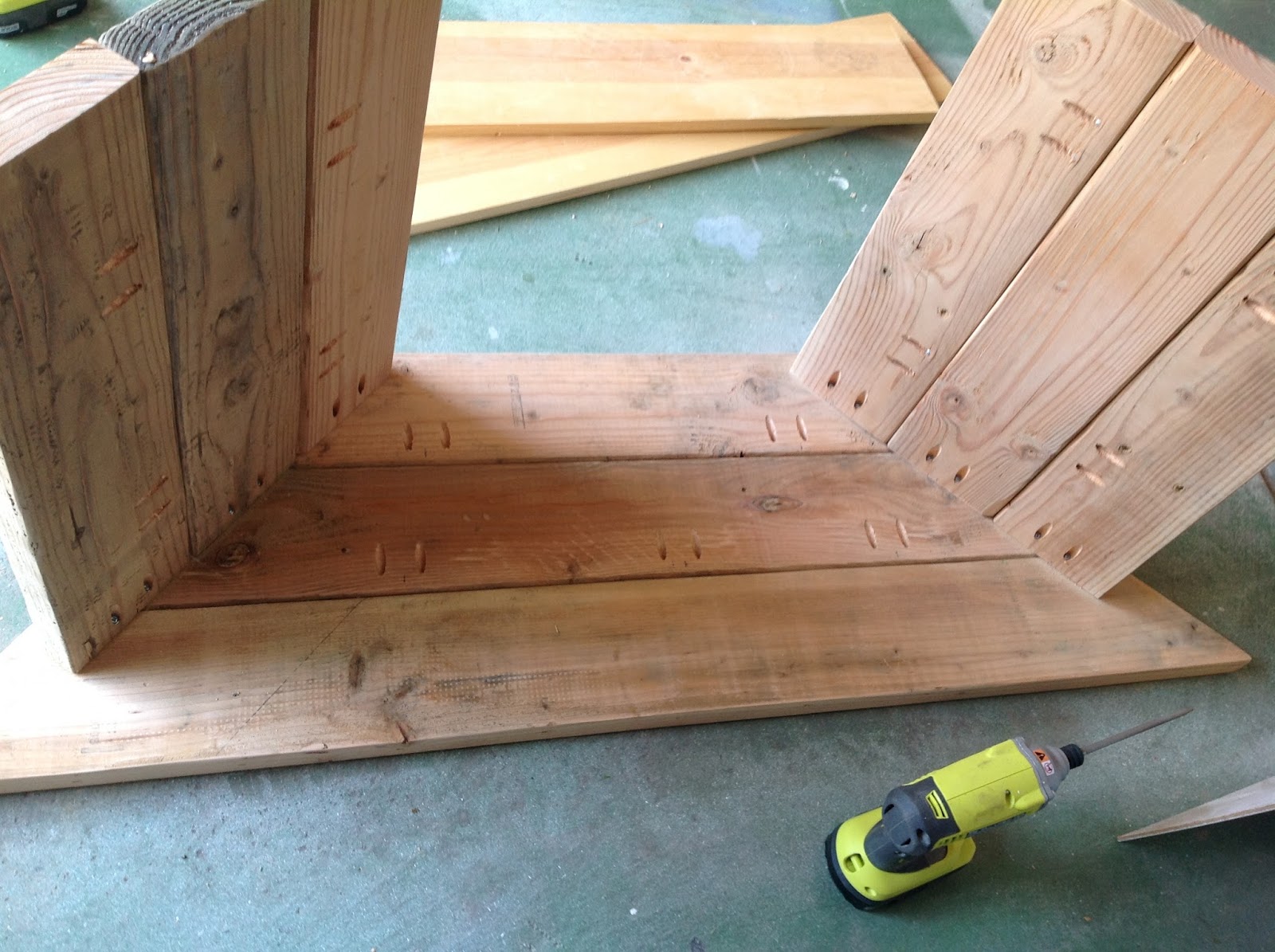 mimiberry creations How to Easily Build a Rustic Corner TV Stand AND