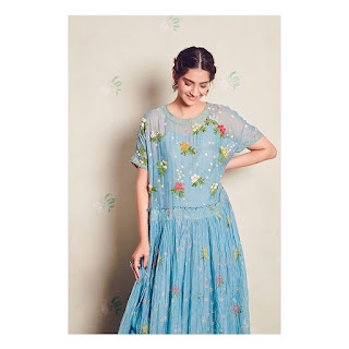 Actress Sonam Kapoor Beautiful Pics In Long Blue Dress Actress Sonam Kapoor Beautiful Pics In Long Blue Dress
