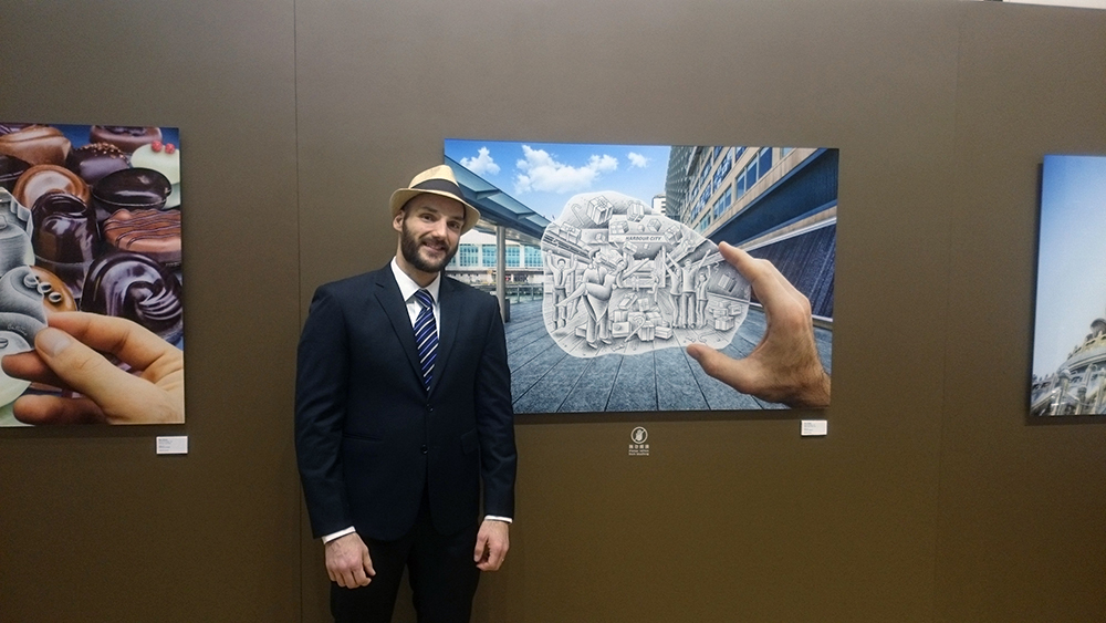 Ben Heine Solo Exhibition at Harbour City in Hong Kong about Love and Chocolate - Photo Report 2015