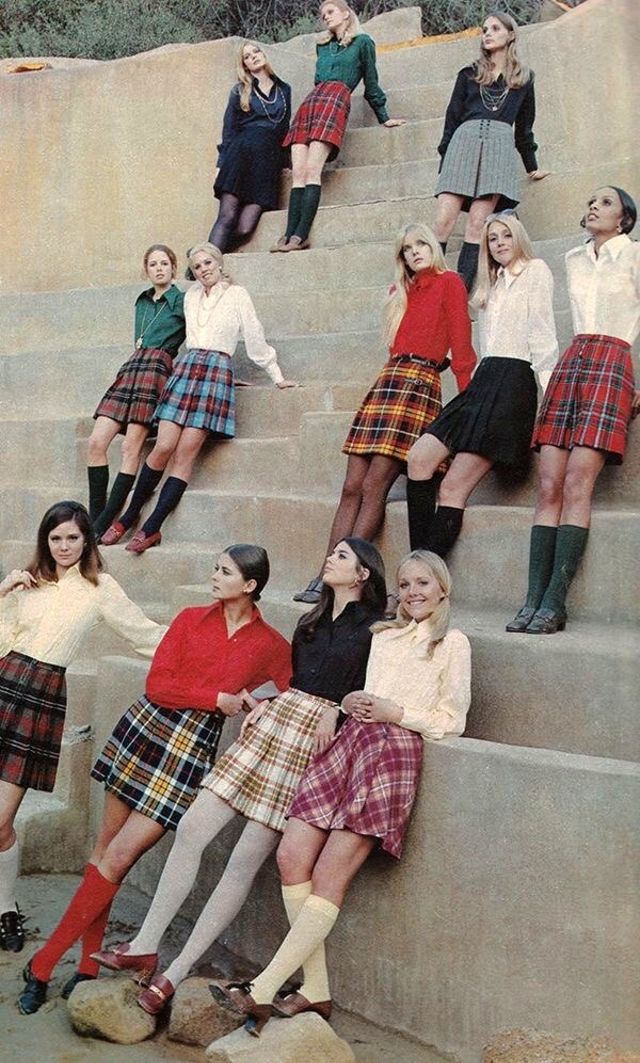 1960s Women's Fashion: 24 Captivating Photos from the Groovy Era