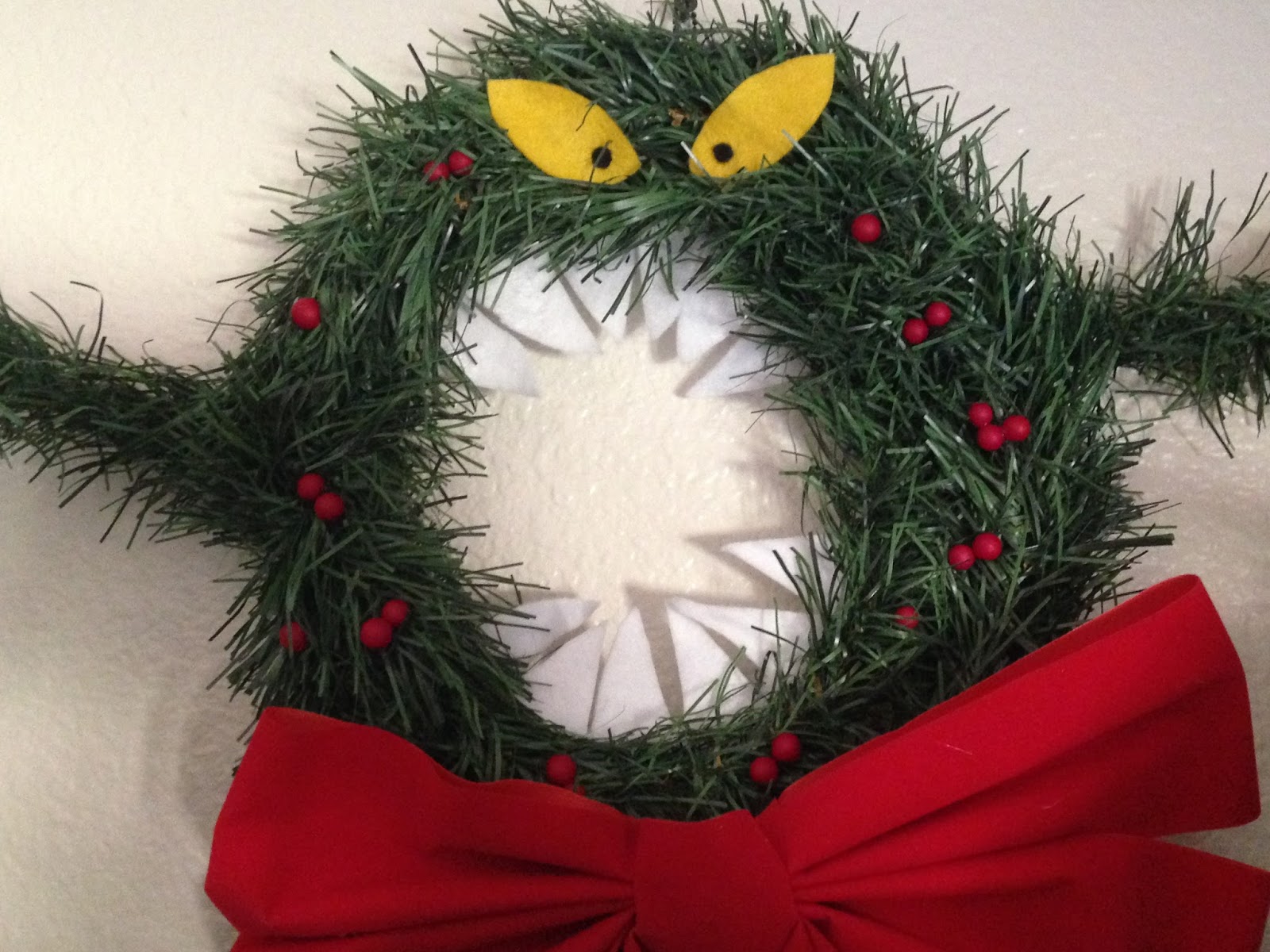 Adventures in DIY Nightmare Before Christmas ManEating Wreath
