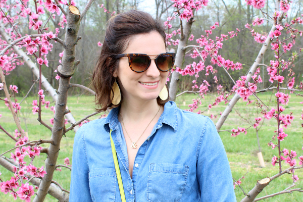 how to style a chambray shirt, mom style, target style