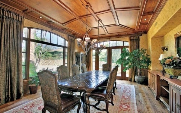 The windows in the hot season