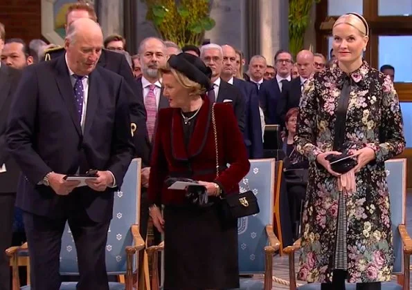 King Harald, Queen Sonja, Crown Prince Haakon, Beatrice Fihn, Crown Princess Mette-Marit wore Valentino dress