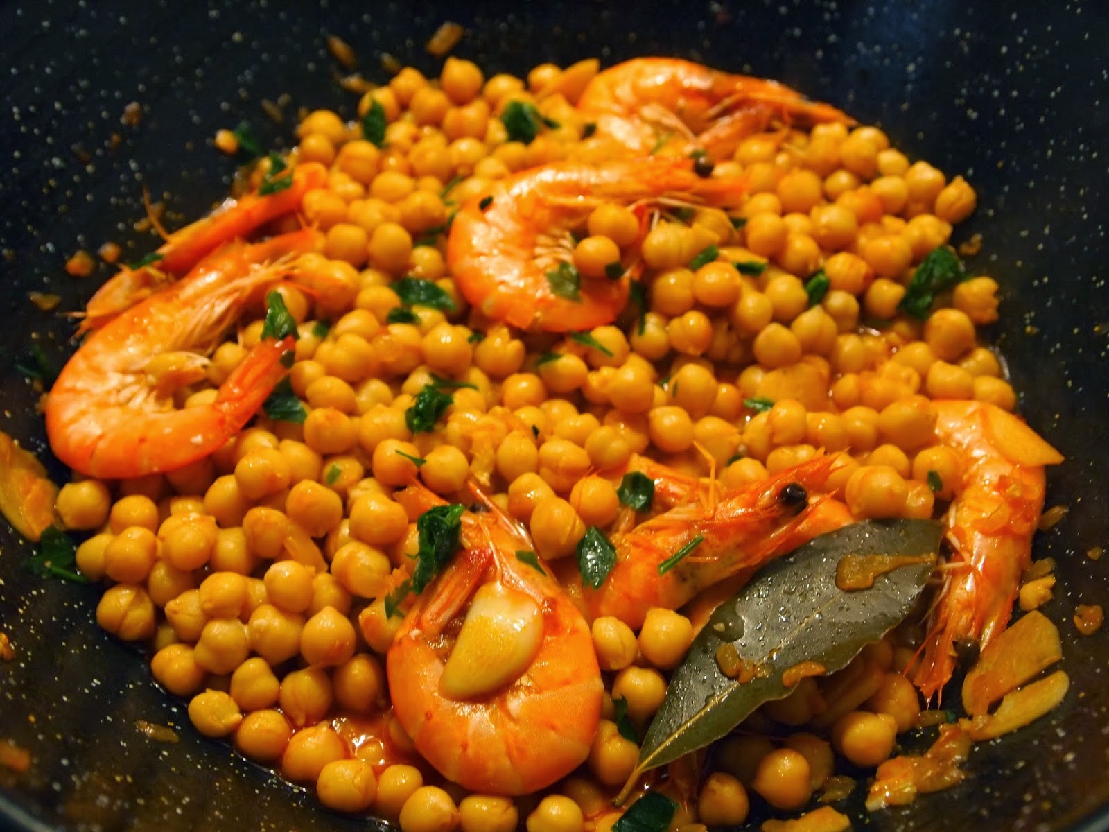 Garbanzos salteados con langostinos Andreíta come de todo