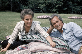 The fashion designer Ottavio Missoni with his wife Rosita on the lawn of their mansion in Sumirago in 1975