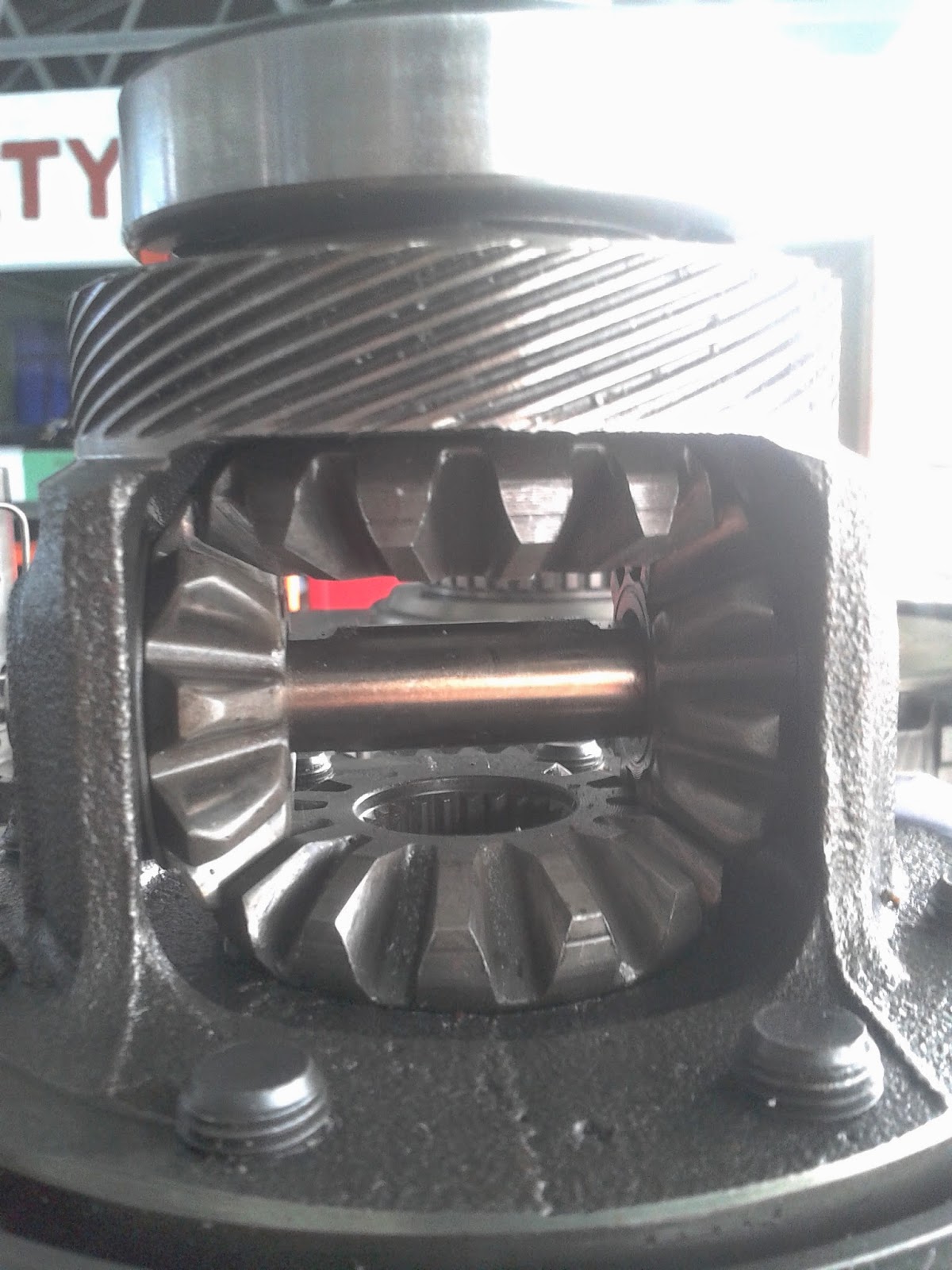 ALEXANDER BIN PHILIP komponen yang terdapat dalam gearbox auto