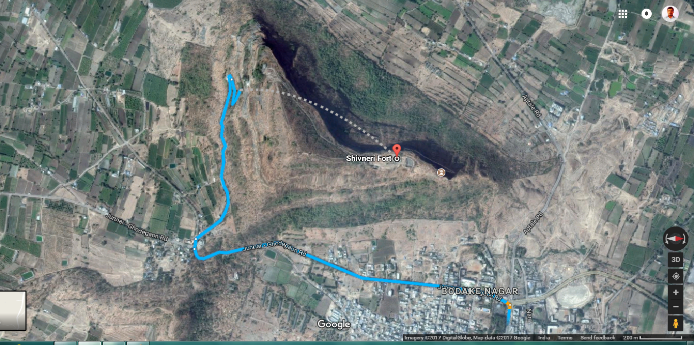 how to reach shivneri fort from pune by bus