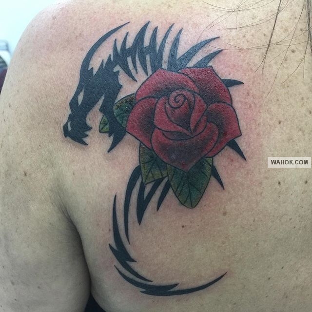 50 Gambar Tato Naga 3D / Dragon Tattoos Di Pungung, Lengan Bahu, Perut Paling Keren Koleksi Wahok gambar naga merah,gambar naga bali,gambar naga mas,gambar naga animasi,gambar naga putih,gambar naga terbang,gambar