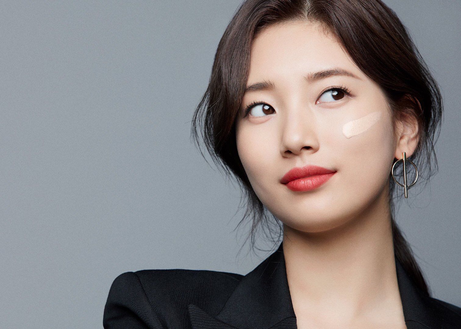Nao Kanzaki and a few friends: Bae Suzy: A lot of recent this and thats....