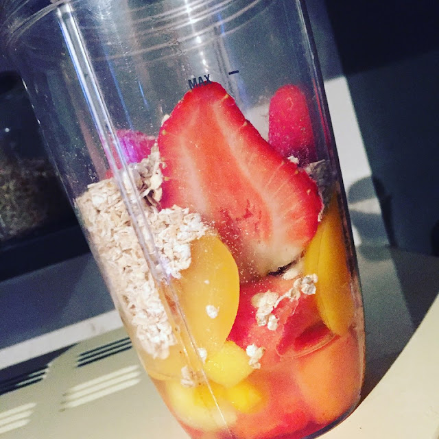 Strawberry and peach breakfast smoothie recipe 