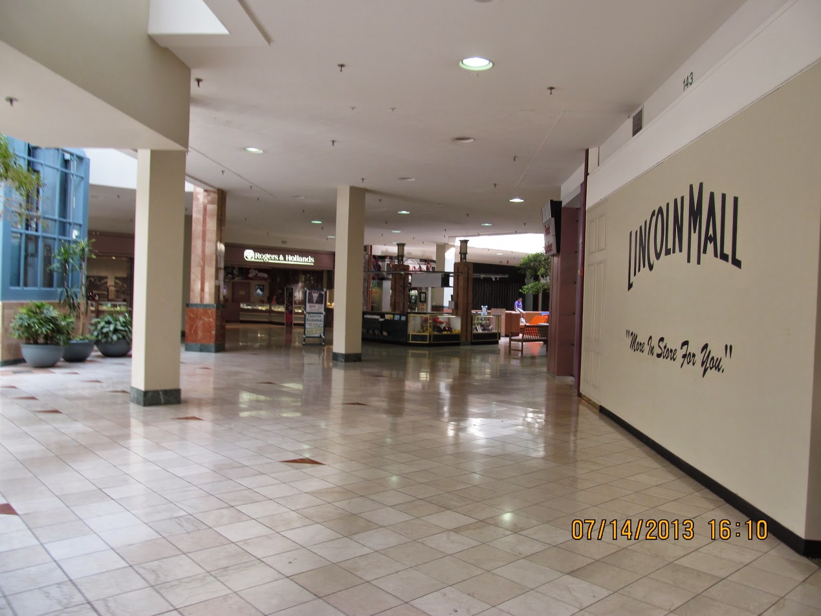 Trip to the Mall Lincoln Mall ( Matteson, IL)