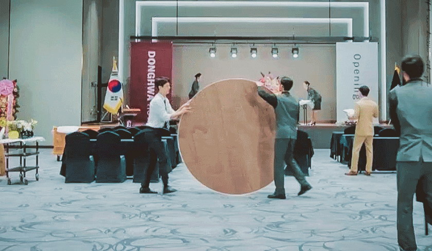 드라마 남자친구에서 쟈켓 벗고 열일하는 박보검 셔츠핏.jpgif | 인스티즈