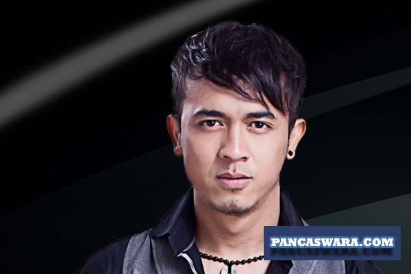 Lirik Lagu Aku Kangen - Ichank Lirik Lagu Aku Kangen - Ichank