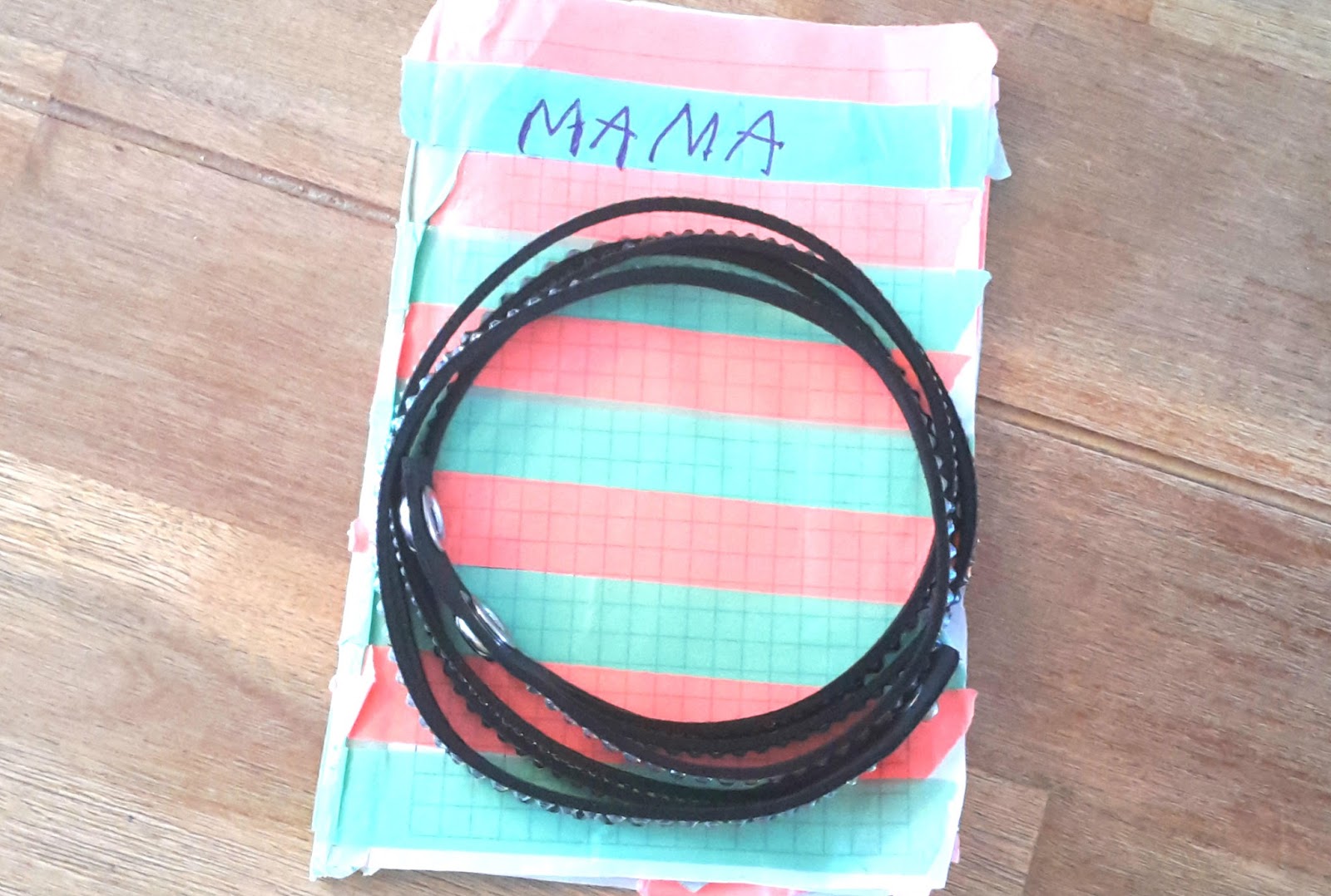 Einen Frohlichen Kindertag Mit Kinderaugen