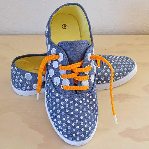 iLoveToCreate Blog: Sweet Chambray Sneakers Tutorial