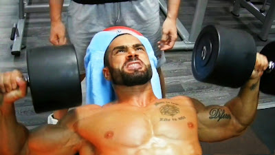 Lazar Angelov προπόνηση στήθους