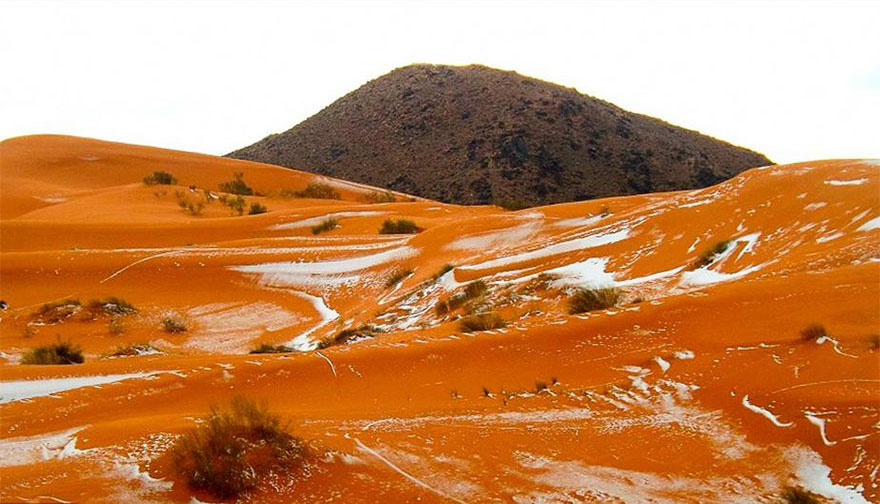 Breath-Taking Pictures Of Snow In Sahara For The First Time In 37 Years Breath-Taking Pictures Of Snow In Sahara For The First Time In 37 Years